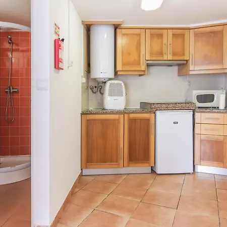 Estudios Lagido - Peniche Surf Camp Working Space & Surf Appartement