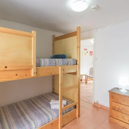 Estudios Lagido - Peniche Surf Camp Working Space & Surf Appartement *