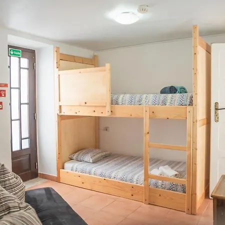 Estudios Lagido - Peniche Surf Camp Working Space & Surf Appartement *