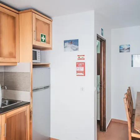 Estudios Lagido - Peniche Surf Camp Working Space & Surf Appartement