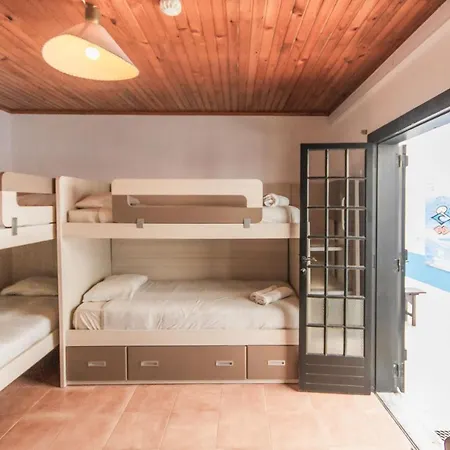 Estudios Lagido - Peniche Surf Camp Working Space & Surf פרל