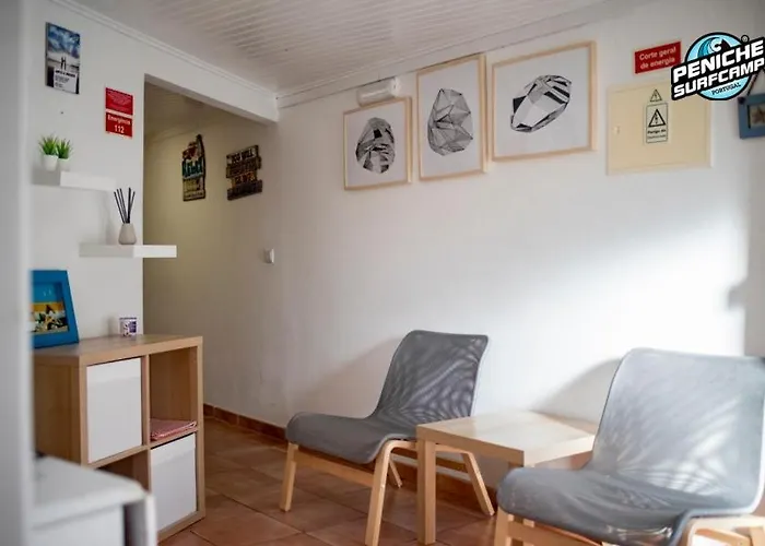 Estudios Lagido - Peniche Surf Camp Working Space & Surf Apartment *