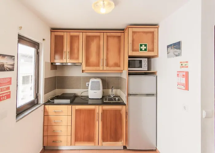 Estudios Lagido - Peniche Surf Camp Working Space & Surf Apartment *